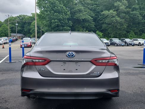 Used 2022 Toyota Camry XLE FWD image 4
