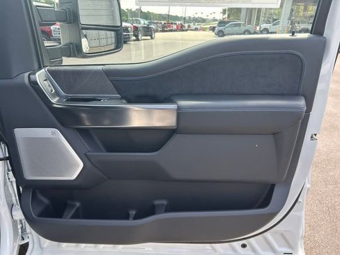 New 2025 Ford F250 Platinum w/ FX4 Off-Road Package image 32