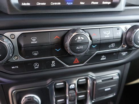 Used 2023 Jeep Gladiator Mojave w/ Trailer Tow Package image 36