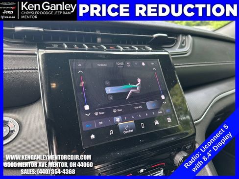 Certified 2025 Jeep Grand Cherokee Laredo AWD/4WD image 17
