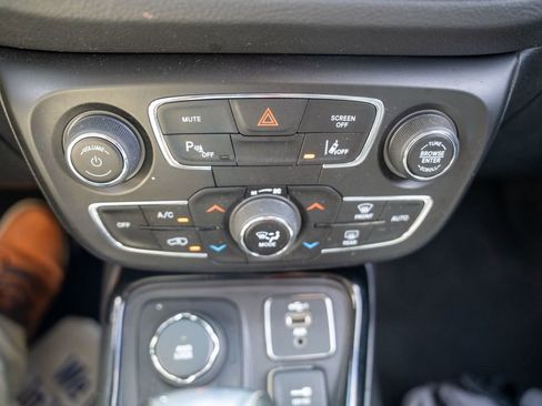 Used 2021 Jeep Compass Limited w/ Elite Interior Group image 25