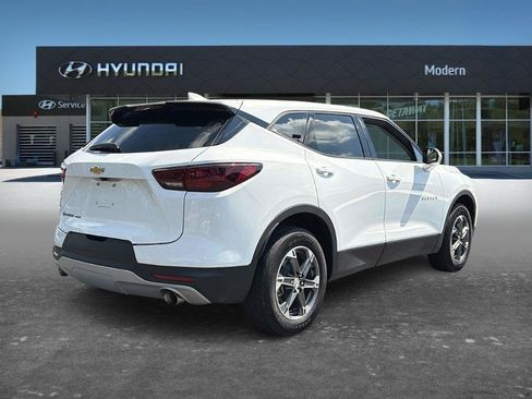 Used 2025 Chevrolet Blazer LT AWD/4WD image 3