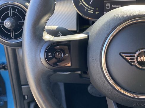 Used 2023 MINI Cooper 2-Door Hardtop image 57