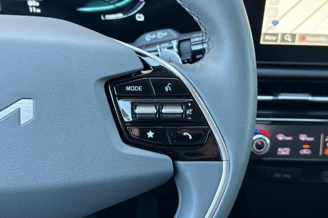 New 2026 Kia Niro EX FWD image 31