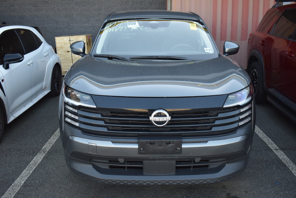 Used 2025 Nissan Kicks SV FWD image 2