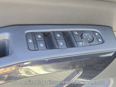 Used 2025 Nissan Pathfinder SV FWD image 22