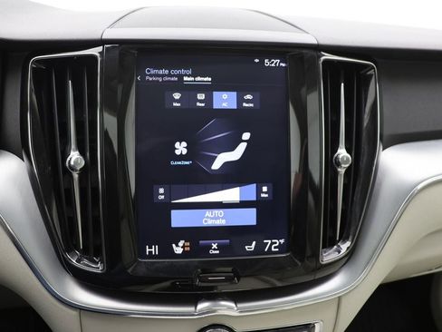 Used 2018 Volvo XC60 T6 Momentum w/ Vision Package image 24