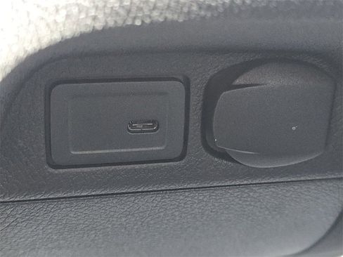 Used 2025 Mercedes-Benz Sprinter 2500 image 29