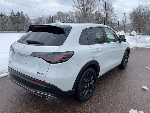 Certified 2024 Honda HR-V Sport image 6