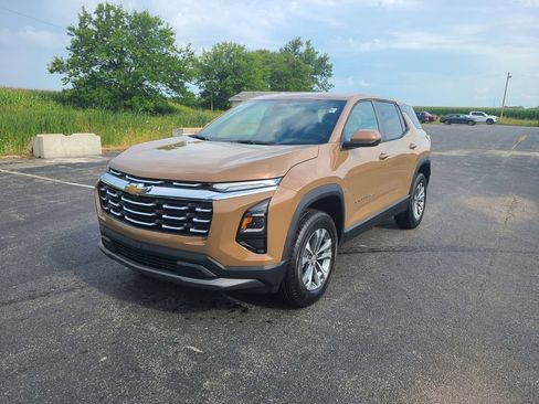 New 2027 Chevrolet Equinox LT FWD image 3