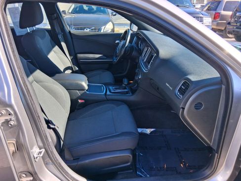 Used 2018 Dodge Charger SXT image 14