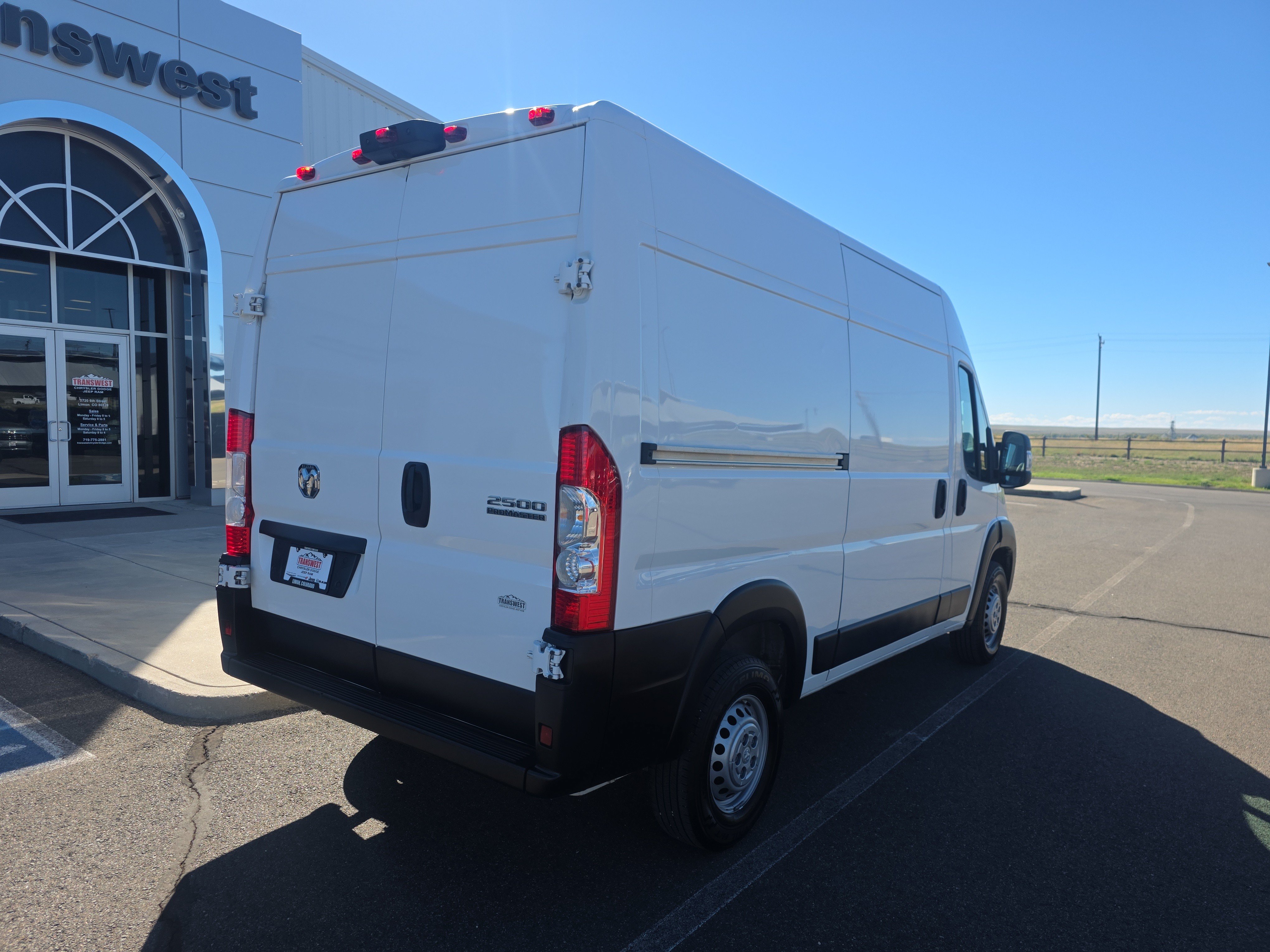 Used 2025 RAM ProMaster 2500 w/ Convenience Group FWD image 8