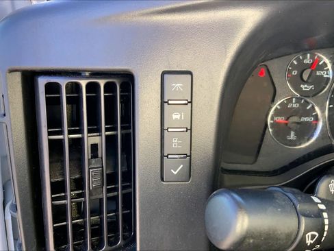 Used 2024 GMC Savana 2500 w/ Driver Convenience Package image 23