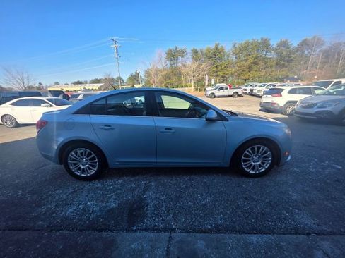 Used 2011 Chevrolet Cruze Eco image 4