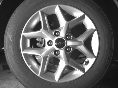 Used 2025 Kia Soul LX w/ LX Technology Package FWD image 15