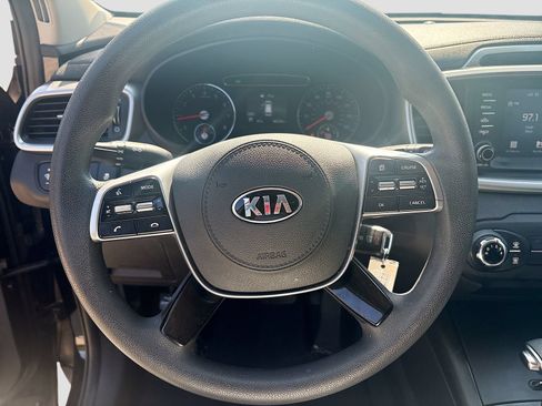 Used 2019 Kia Sorento FWD image 11