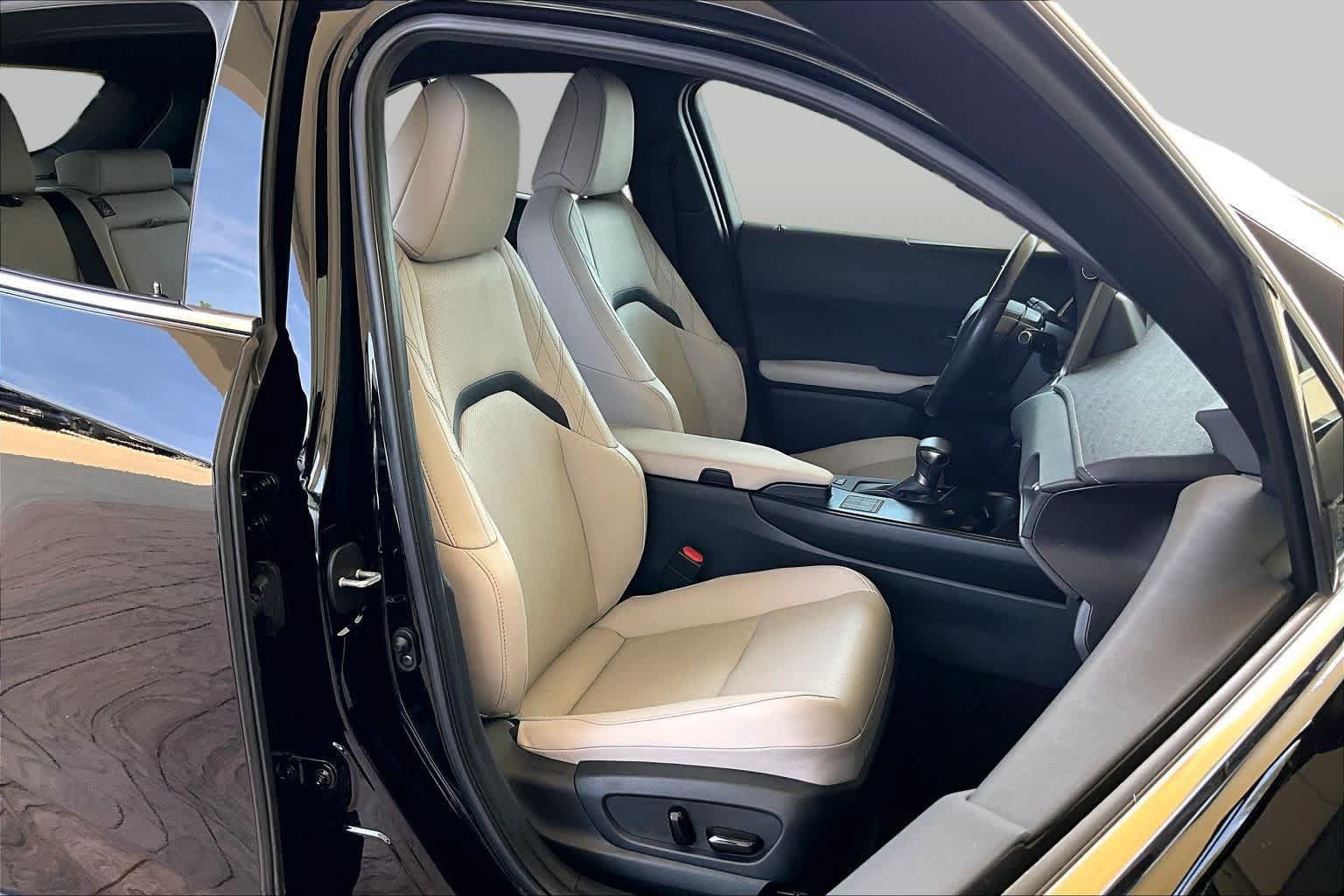 Used 2024 Lexus UX 250h FWD w/ Premium Package image 8