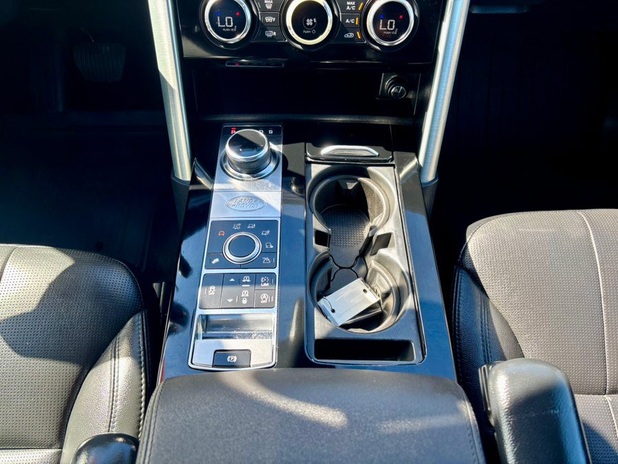 Used 2018 Land Rover Discovery HSE AWD/4WD image 27