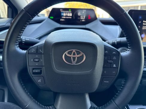Used 2024 Toyota Prius LE FWD image 23