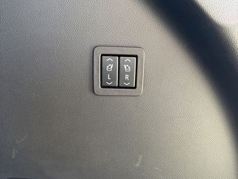 Used 2021 Buick Enclave Avenir w/ Avenir Technology Package image 8