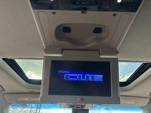 Used 2017 Cadillac Escalade Luxury image 18