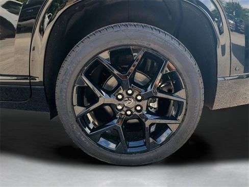 New 2026 Chevrolet Traverse RS image 13