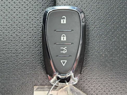 Used 2025 Chevrolet Traverse LT AWD/4WD image 35