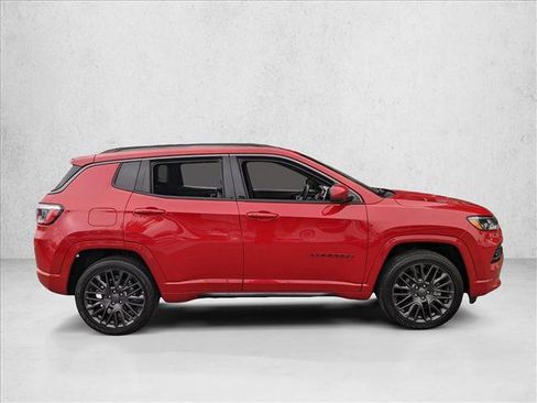 Used 2022 Jeep Compass Limited image 4