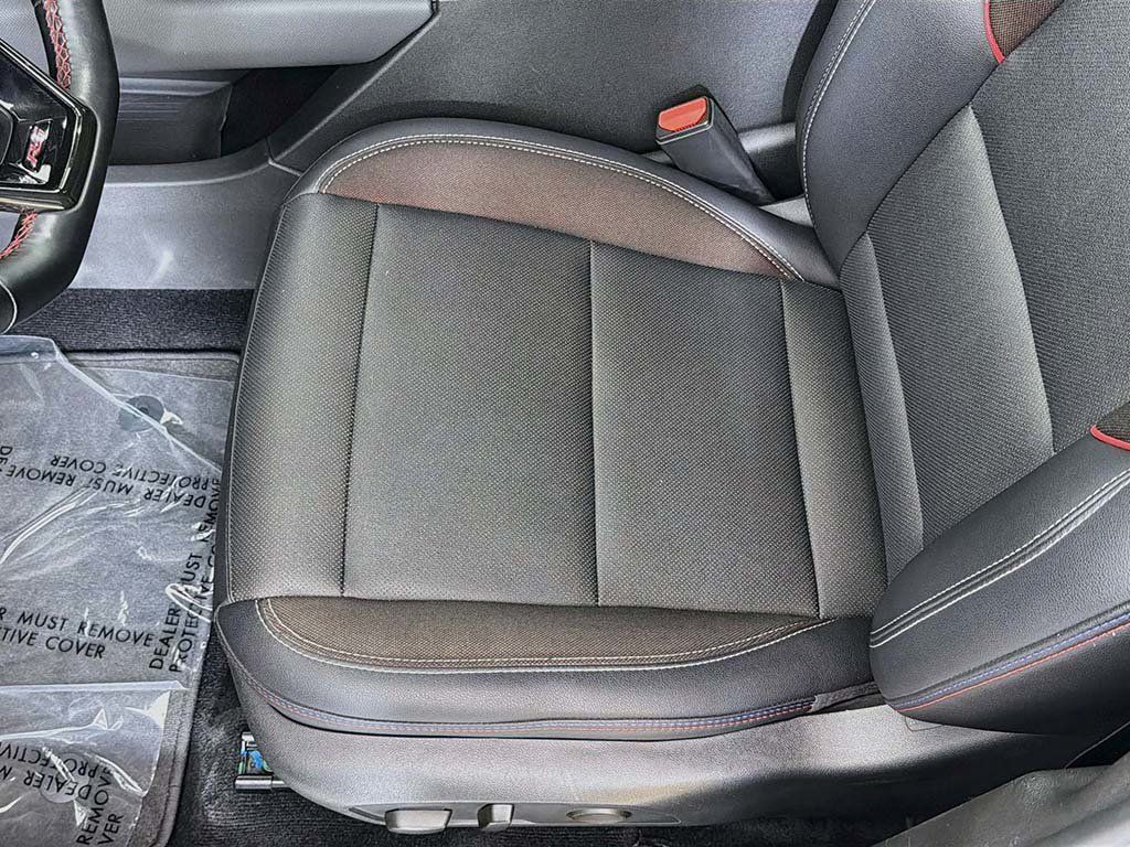 Used 2025 Chevrolet Equinox EV RS FWD image 25