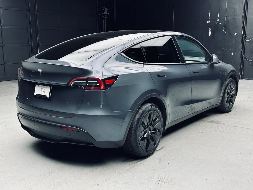 Used 2023 Tesla Model Y Long Range AWD/4WD image 7