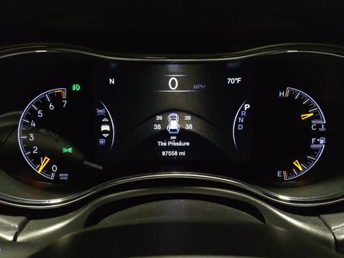 Used 2019 Jeep Grand Cherokee Limited image 23