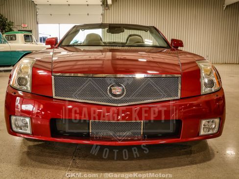 Used 2005 Cadillac XLR RWD image 33