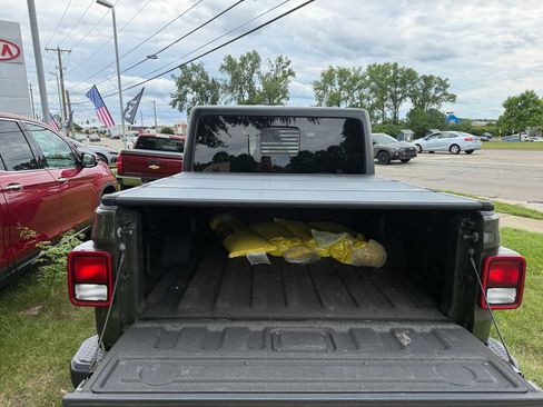 Used 2023 Jeep Gladiator Sport AWD/4WD image 23