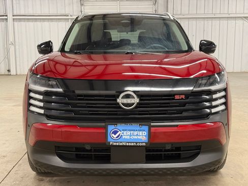 Used 2025 Nissan Kicks SR FWD image 2