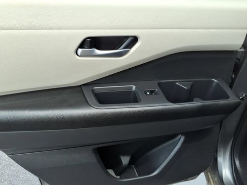 Used 2026 Nissan Pathfinder SL FWD image 11