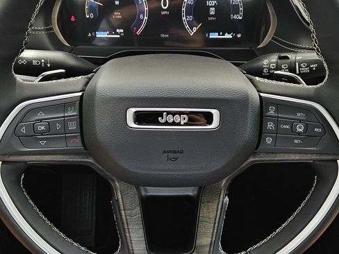New 2026 Jeep Grand Cherokee Limited w/ Limited Altitude Package AWD/4WD image 21