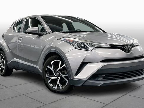 Used 2018 Toyota C-HR XLE image 2