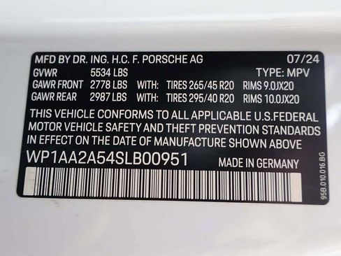 Used 2025 Porsche Macan image 57