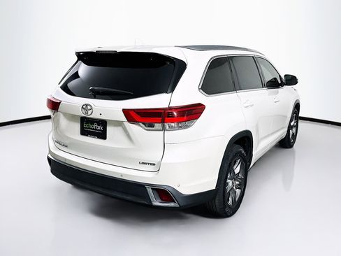 Used 2017 Toyota Highlander Limited Platinum image 9