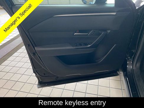 Used 2025 MAZDA CX-50 AWD 2.5 S w/ Preferred Package image 9