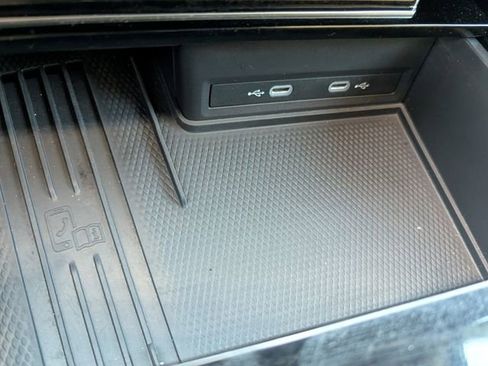 Certified 2026 Volkswagen Atlas Cross Sport SE FWD image 22
