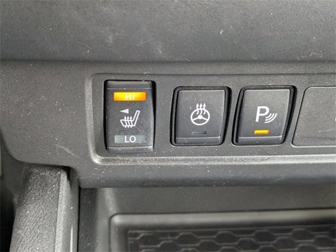 Used 2024 Nissan Frontier SL w/ Technology Package image 25