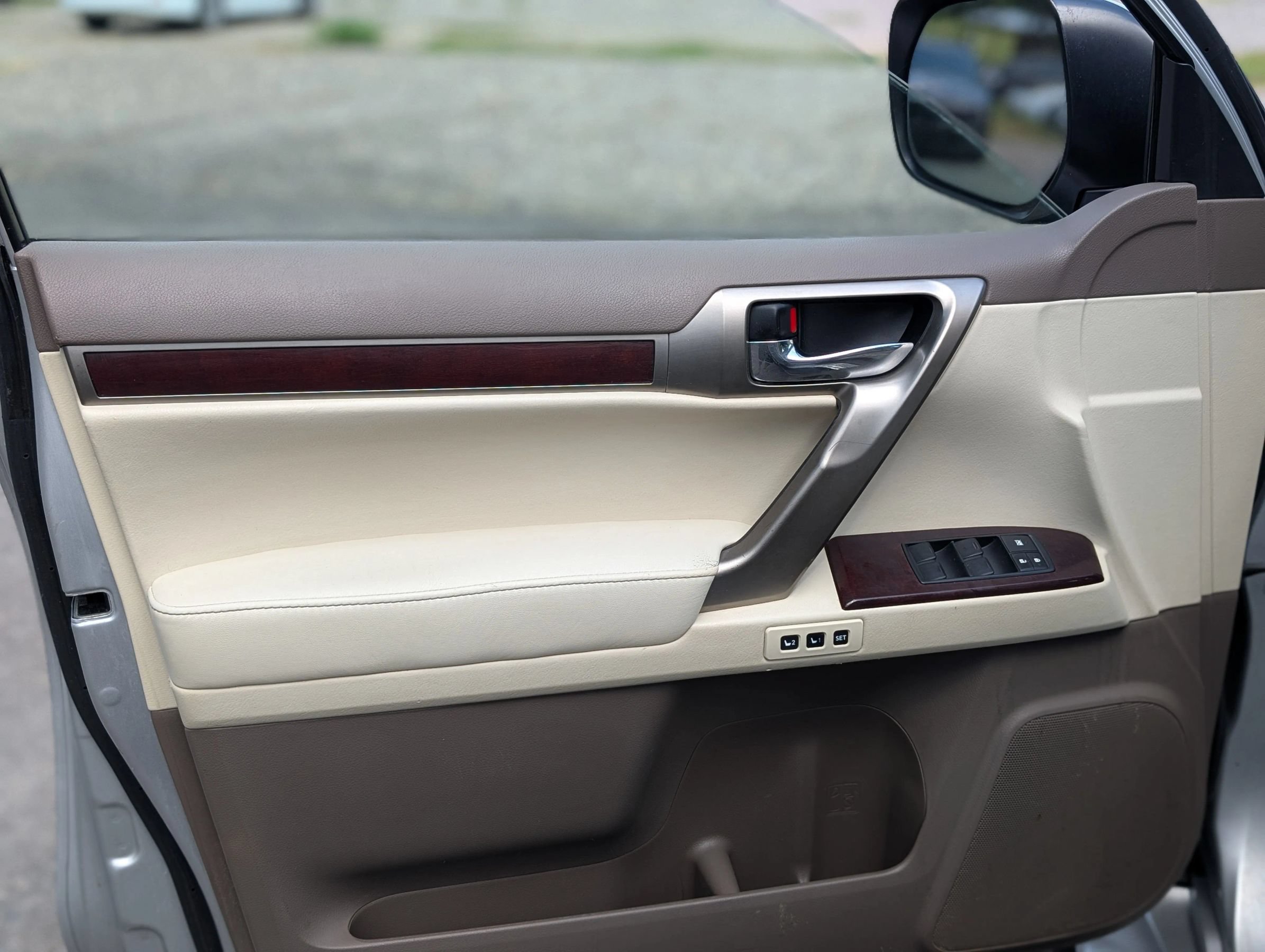 Used 2015 Lexus GX 460 Luxury AWD/4WD image 9
