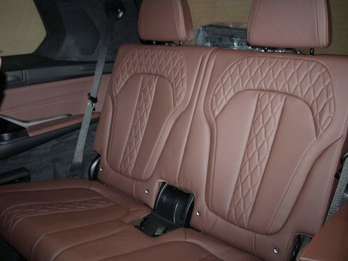 New 2026 BMW X7 M60i AWD/4WD image 16