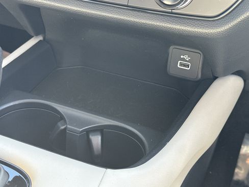 Used 2024 Honda HR-V LX image 9