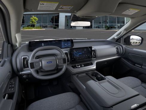 New 2025 Ford Expedition Active image 10