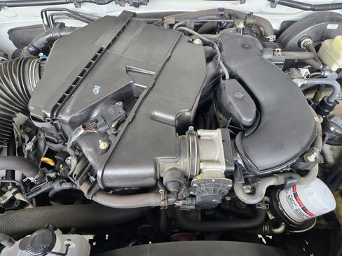 Used 2015 Toyota Tacoma PreRunner w/ SR5 Package RWD image 32