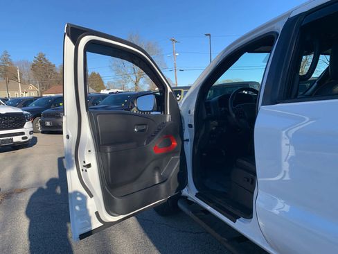 Used 2023 Nissan Frontier PRO-4X w/ Pro-4X Premium Package image 15