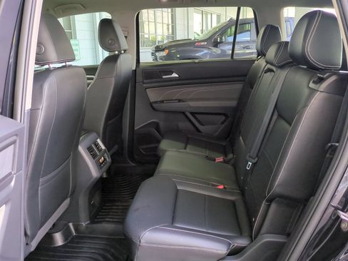 Used 2023 Volkswagen Atlas SEL R-Line AWD/4WD image 13