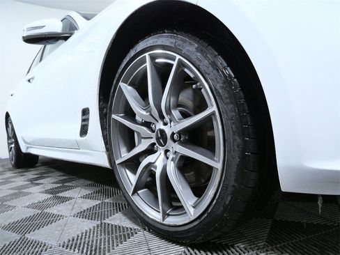 Used 2025 Genesis G70 2.5T image 2